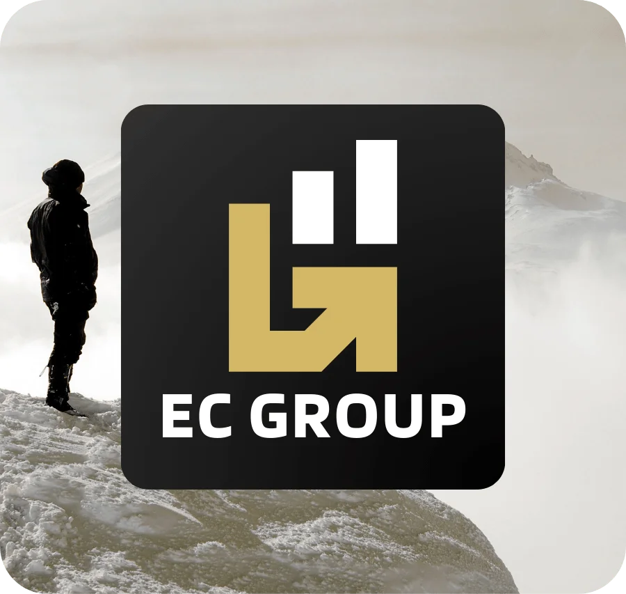 Équipe EC Group travaillant ensemble